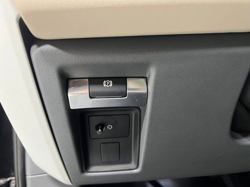 Used 2024 Land Rover Defender 110 S image 19