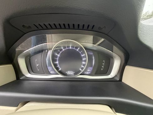 Used 2016 Volvo XC70 T5 Premier w/ Convenience Package image 9