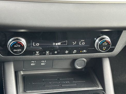 New 2025 Mitsubishi Outlander ES image 20