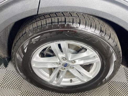 Used 2021 Ford Explorer XLT RWD image 30