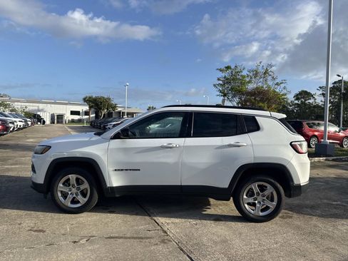 Certified 2024 Jeep Compass Latitude image 5