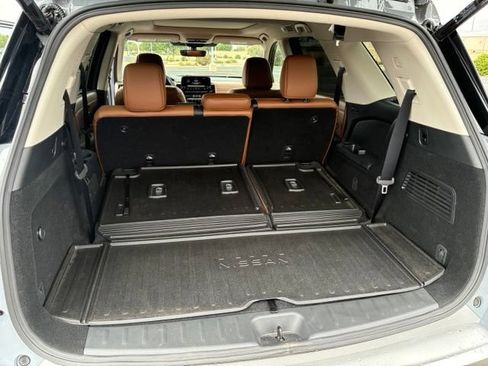 Certified 2023 Nissan Pathfinder Platinum w/ Cargo Package AWD/4WD image 18
