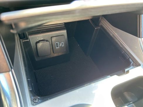 Used 2023 Ford Explorer XLT w/ Equipment Group 202A image 28