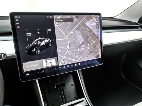 Used 2020 Tesla Model 3 Standard Range Plus image 19