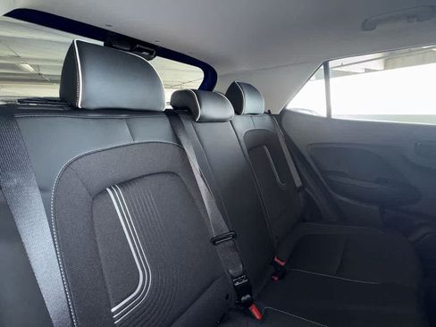 Used 2024 Hyundai Venue Limited FWD image 26