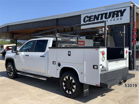 Used 2020 Chevrolet Silverado 2500 Custom w/ Custom Convenience Package AWD/4WD image 6
