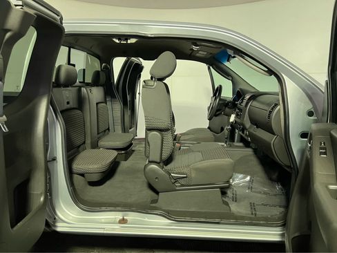 Used 2007 Nissan Frontier SE w/ SE Value Truck Pkg image 21