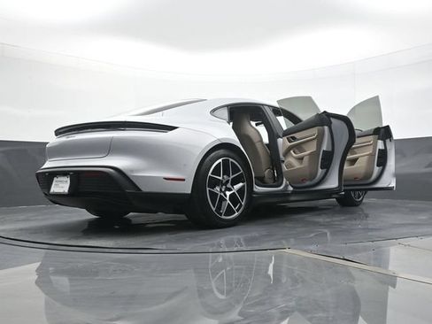 Certified 2025 Porsche Taycan AWD/4WD image 28