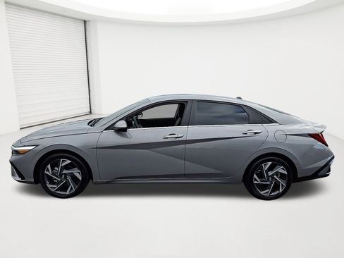 Certified 2024 Hyundai Elantra SEL w/ Convenience Package image 7