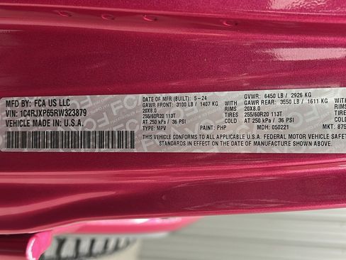 Used 2024 Jeep Wrangler Unlimited Sahara w/ Safety Group image 38