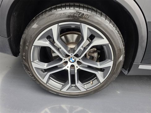 Used 2025 BMW X5 sDrive40i w/ Premium Package image 14
