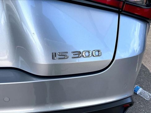 Used 2022 Lexus IS 300 w/ Premium Package RWD image 10
