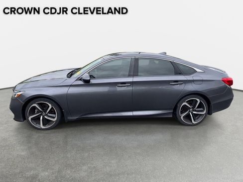 Used 2018 Honda Accord Sport image 2