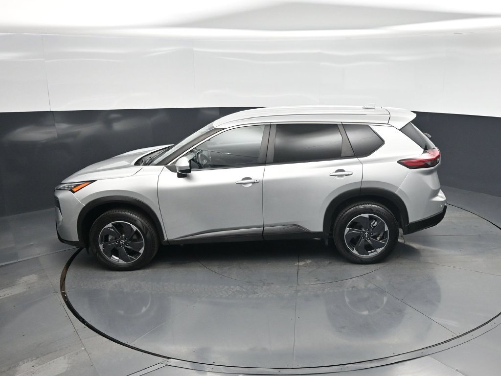 Used 2024 Nissan Rogue SV AWD/4WD image 42