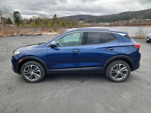 Certified 2023 Buick Encore GX Essence w/ Advanced Technology Package image 5