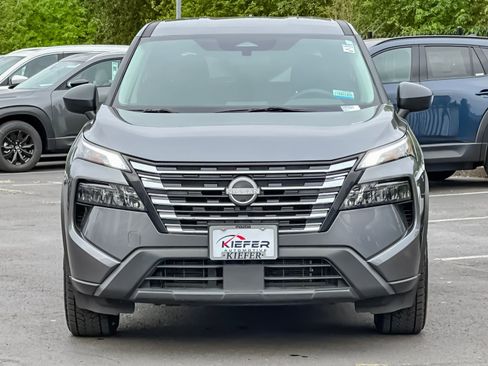 Used 2024 Nissan Rogue S AWD/4WD image 8