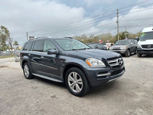 Used 2011 Mercedes-Benz GL 320 BlueTEC 4MATIC image 4