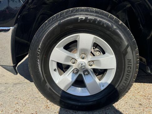 Used 2021 RAM 1500 Classic SLT image 9