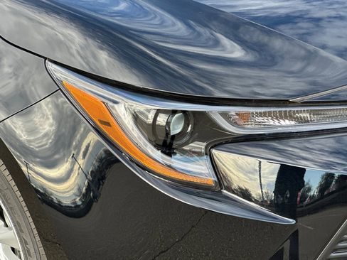 New 2025 Toyota Corolla LE image 30