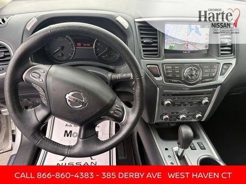 Used 2020 Nissan Pathfinder SL AWD/4WD image 13