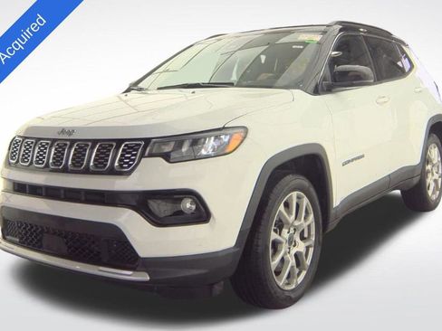 Used 2025 Jeep Compass Limited image 1