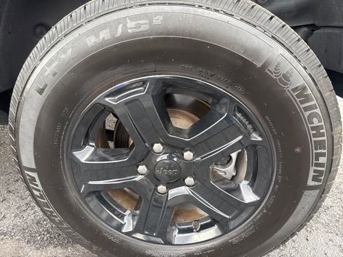 Used 2021 Jeep Wrangler Unlimited Sport image 8