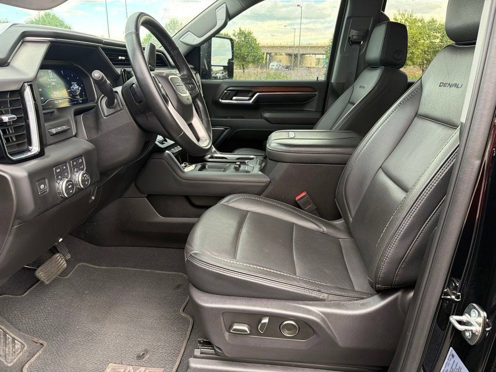 Used 2024 GMC Sierra 2500 Denali w/ Denali Reserve Package AWD/4WD image 10