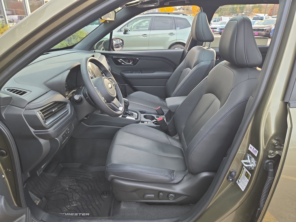 Used 2025 Subaru Forester Limited AWD/4WD image 14