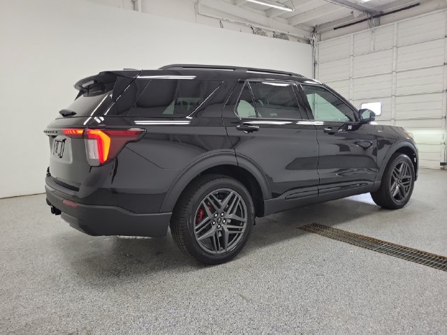 New 2027 Ford Explorer ST-Line w/ Premium Package AWD/4WD image 3
