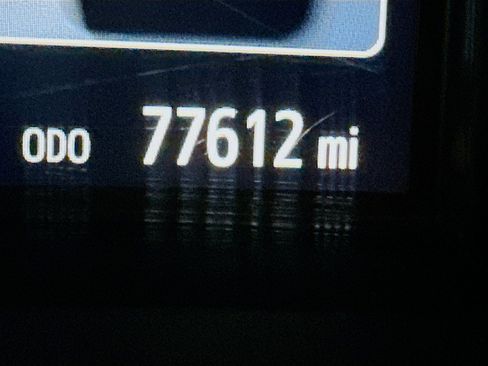 Used 2017 Toyota Sienna SE w/ SE Preferred Package FWD image 18