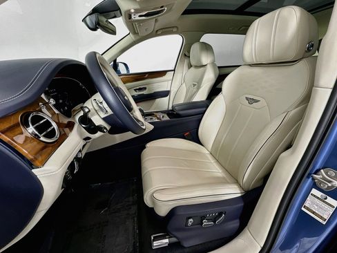 Used 2023 Bentley Bentayga Extended Wheelbase AWD/4WD image 21