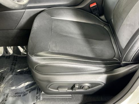 Used 2023 Jeep Grand Cherokee L Laredo image 18