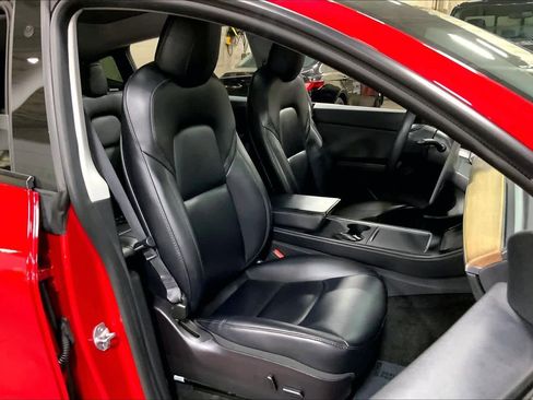 Used 2021 Tesla Model Y Long Range image 8