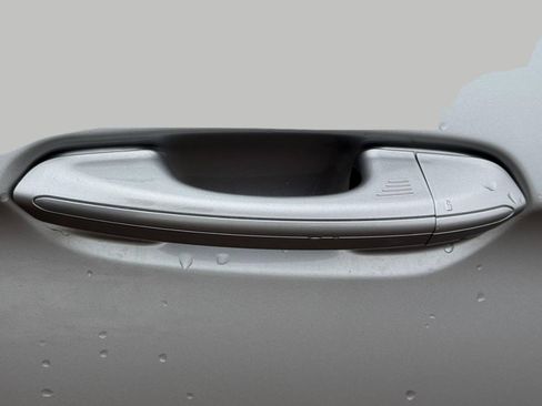 Used 2023 Ford Edge SEL image 9