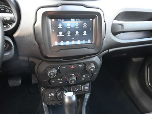 Used 2019 Jeep Renegade Limited w/ LED Lighting Group AWD/4WD image 14