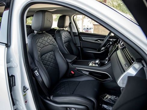 Used 2022 Jaguar F-PACE S image 26