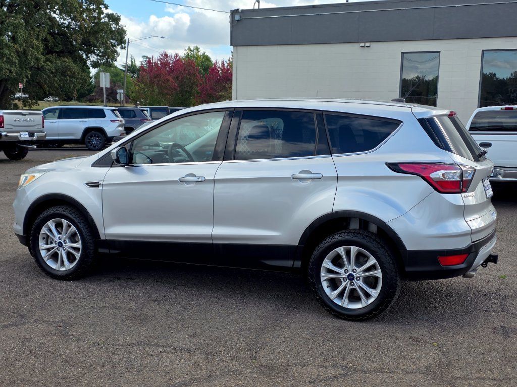 Used 2017 Ford Escape SE AWD/4WD image 29