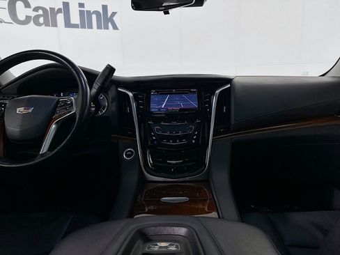Used 2019 Cadillac Escalade Luxury image 29