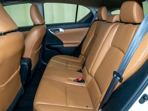 Used 2013 Lexus CT 200h 200h w/ Premium Pkg w/Backup Camera image 7