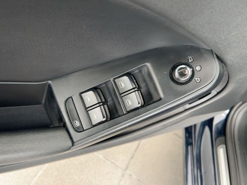 Used 2010 Audi A4 2.0T Premium image 13