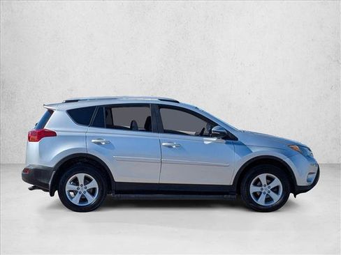 Used 2013 Toyota RAV4 XLE image 4