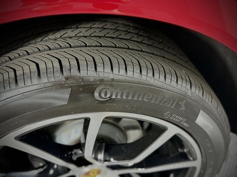 Used 2023 Porsche Cayenne Coupe image 17