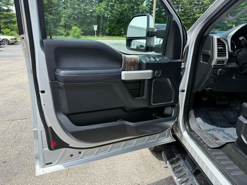 Used 2018 Ford F250 Lariat w/ Chrome Package AWD/4WD image 30