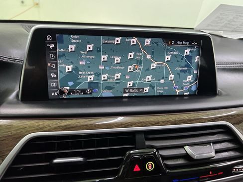 Used 2017 BMW 750i xDrive AWD/4WD image 22