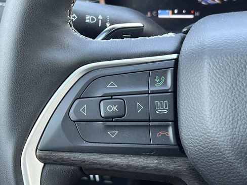 Used 2025 Jeep Grand Cherokee Limited AWD/4WD image 21