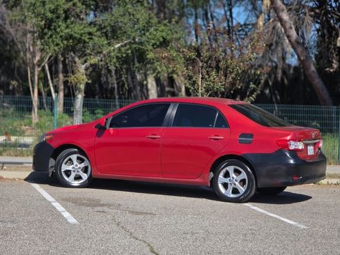 Used 2013 Toyota Corolla LE image 12