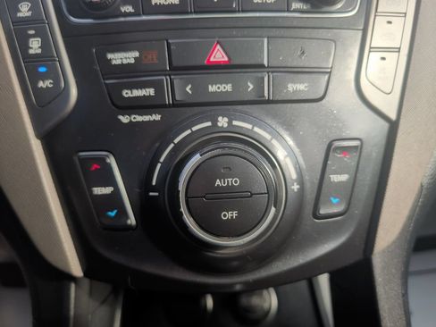 Used 2018 Hyundai Santa Fe AWD image 15