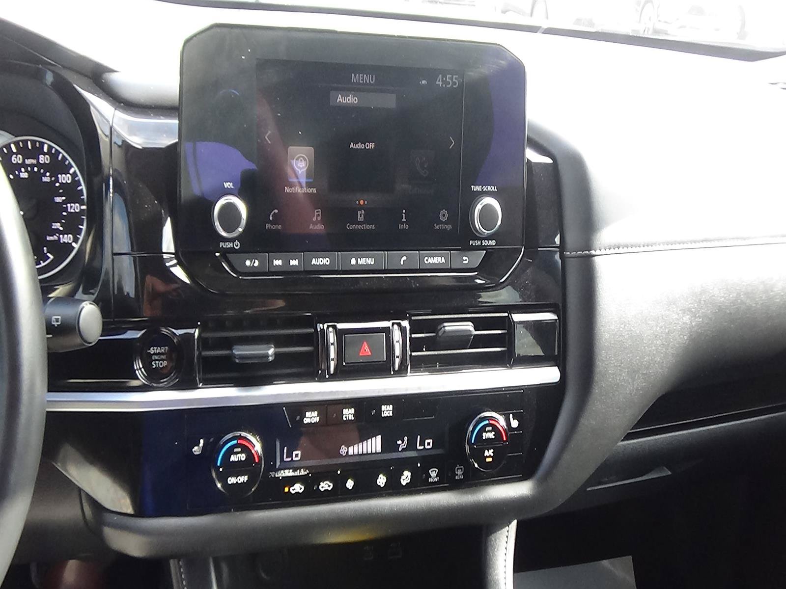 Used 2025 Nissan Pathfinder SV FWD image 22