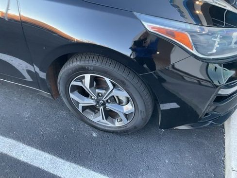 Used 2019 Kia Forte LXS image 3