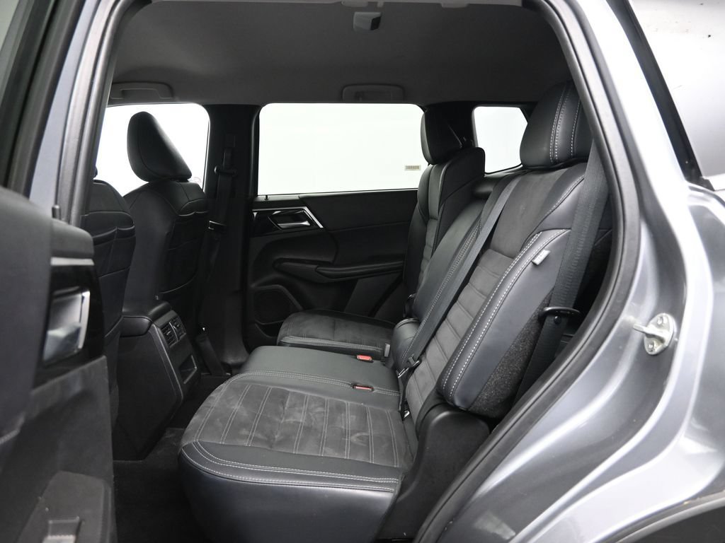 Used 2024 Mitsubishi Outlander SE AWD/4WD image 26